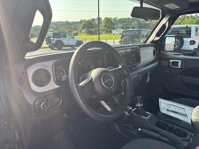 new 2025 Jeep Wrangler car, priced at $40,770