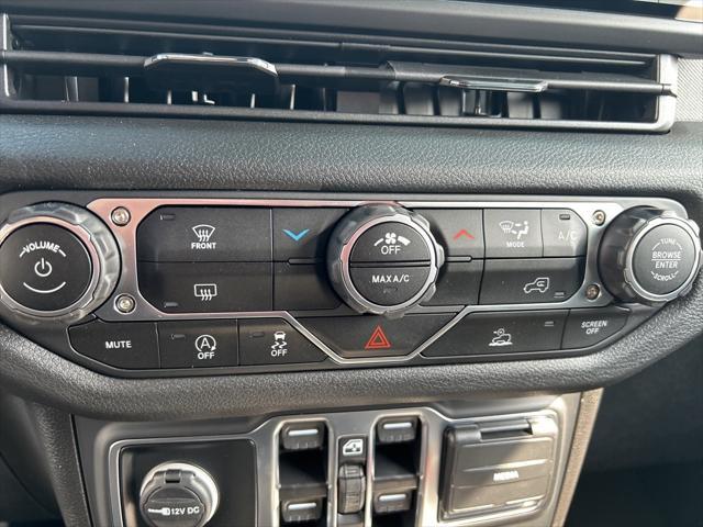 new 2025 Jeep Gladiator car, priced at $39,035