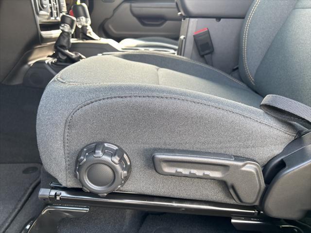 new 2025 Jeep Gladiator car, priced at $39,035