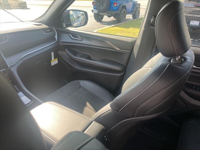 new 2025 Jeep Grand Cherokee L car, priced at $40,758