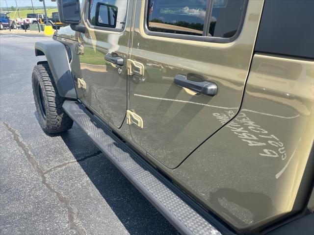 new 2025 Jeep Gladiator car, priced at $42,667