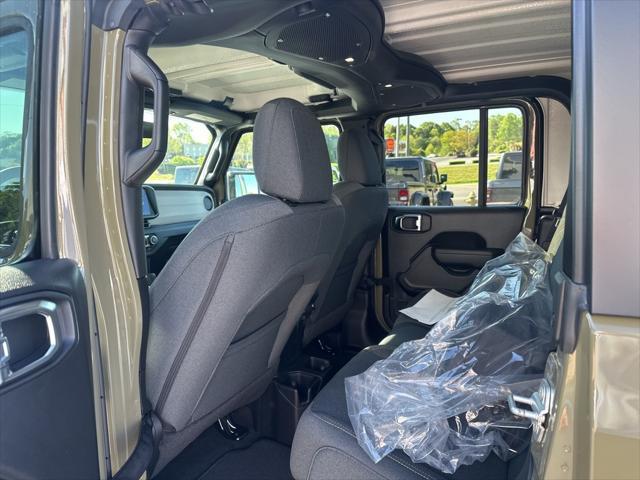 new 2025 Jeep Gladiator car, priced at $39,656