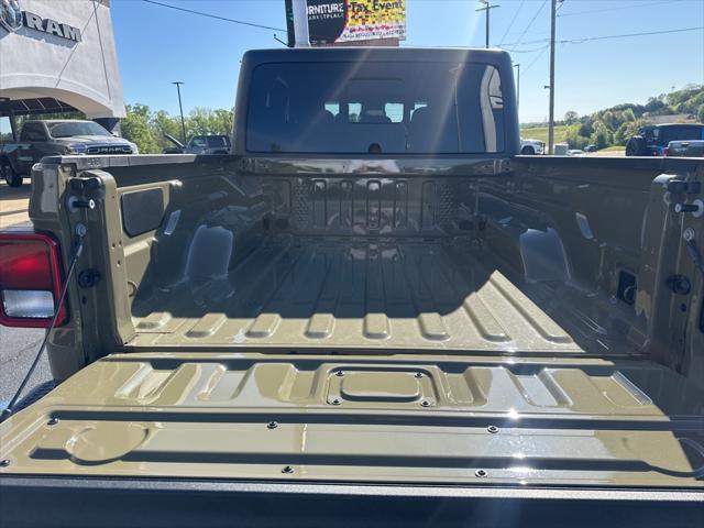 new 2025 Jeep Gladiator car, priced at $39,656