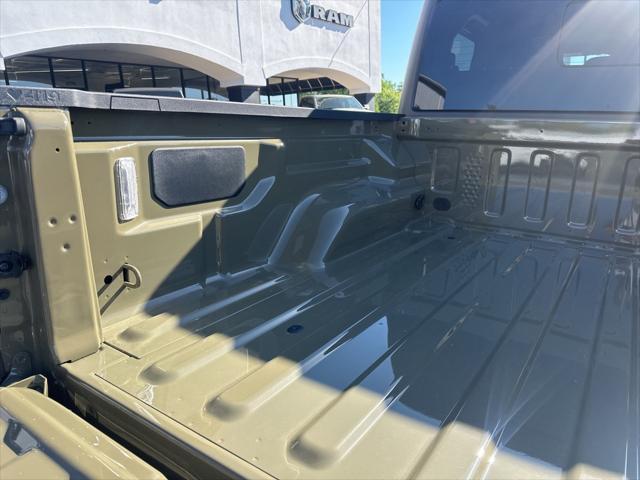 new 2025 Jeep Gladiator car, priced at $39,656