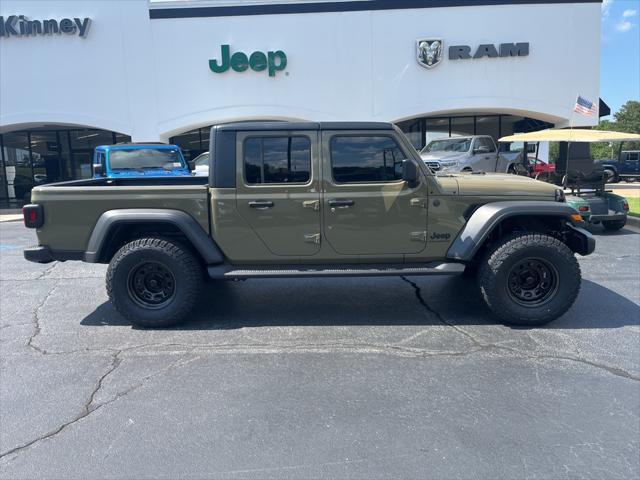 new 2025 Jeep Gladiator car, priced at $42,667