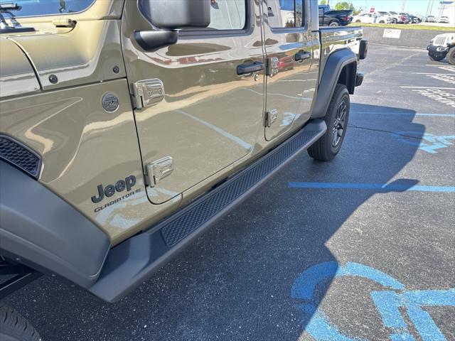 new 2025 Jeep Gladiator car, priced at $39,656