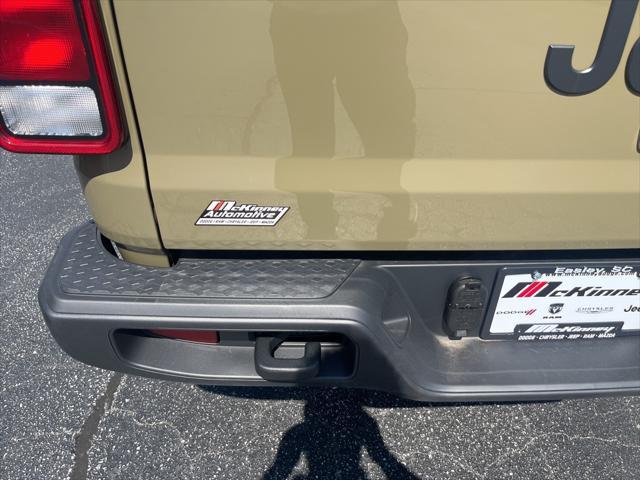 new 2025 Jeep Gladiator car, priced at $42,667