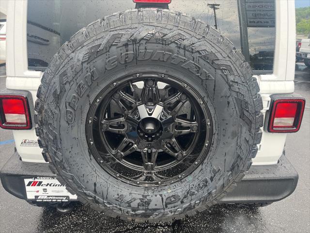 new 2025 Jeep Wrangler car, priced at $44,946
