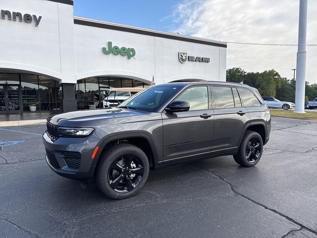 new 2025 Jeep Grand Cherokee car, priced at $42,383
