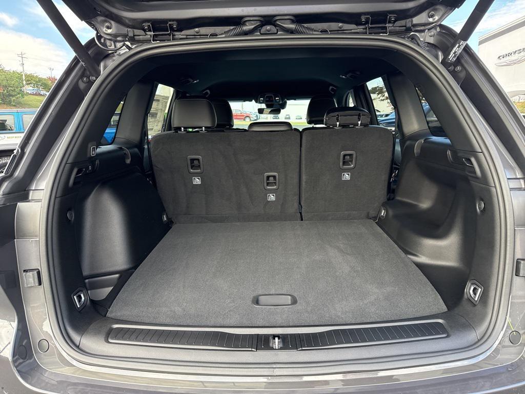 new 2025 Jeep Grand Cherokee car, priced at $42,383