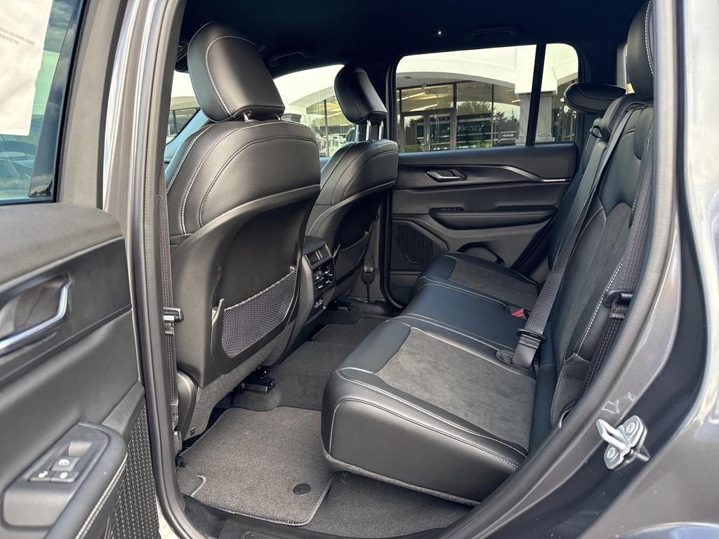 new 2025 Jeep Grand Cherokee car, priced at $42,383