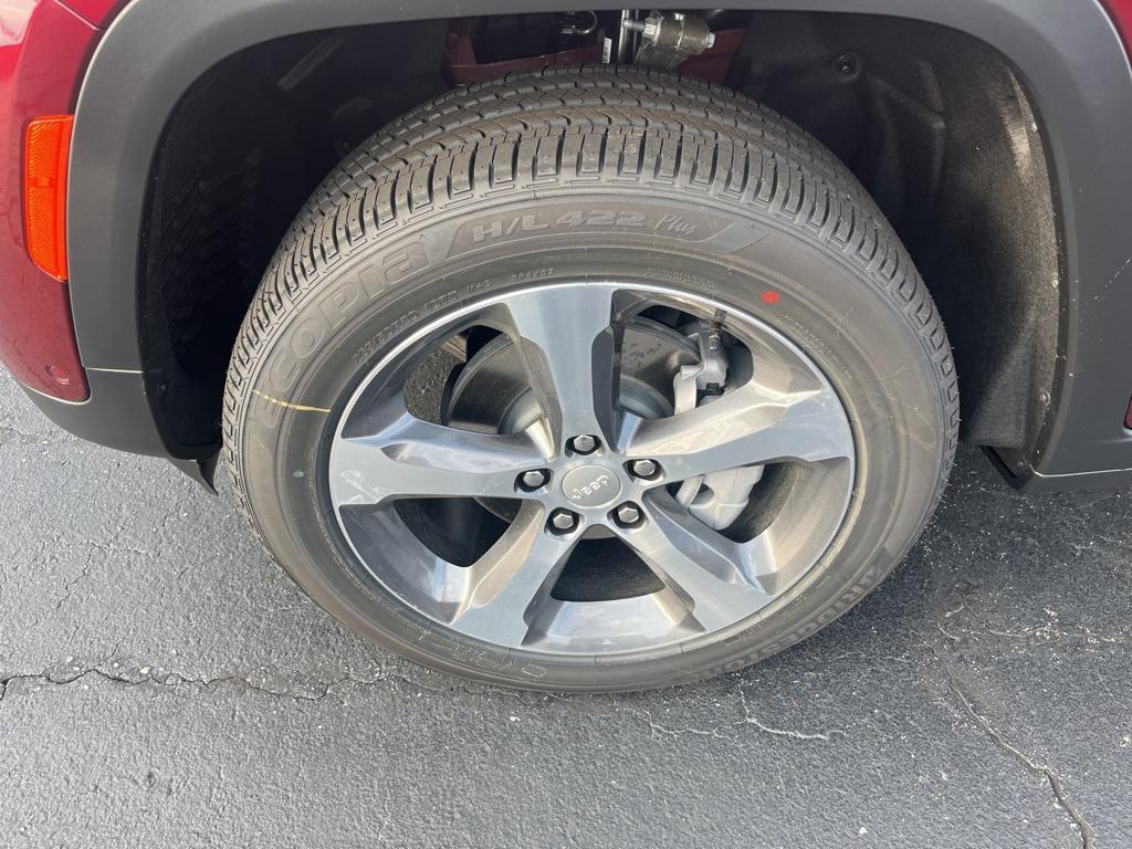 new 2025 Jeep Grand Cherokee car, priced at $49,167