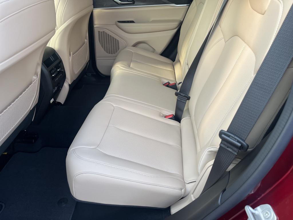 new 2025 Jeep Grand Cherokee car, priced at $49,167