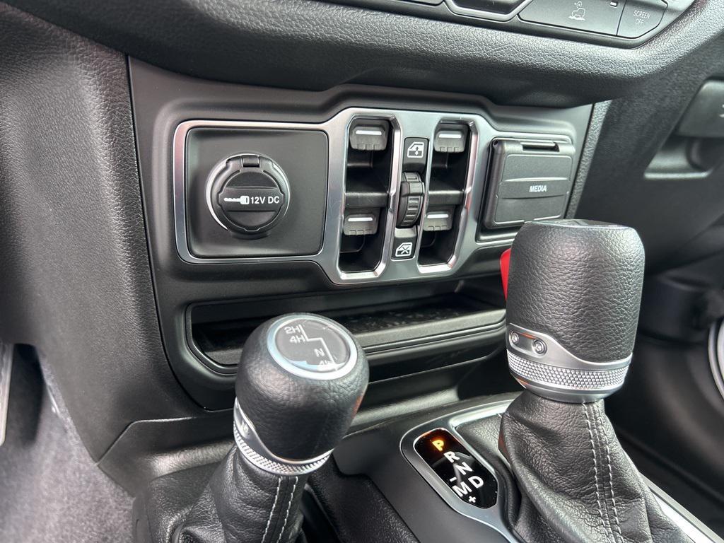 new 2025 Jeep Gladiator car, priced at $36,723