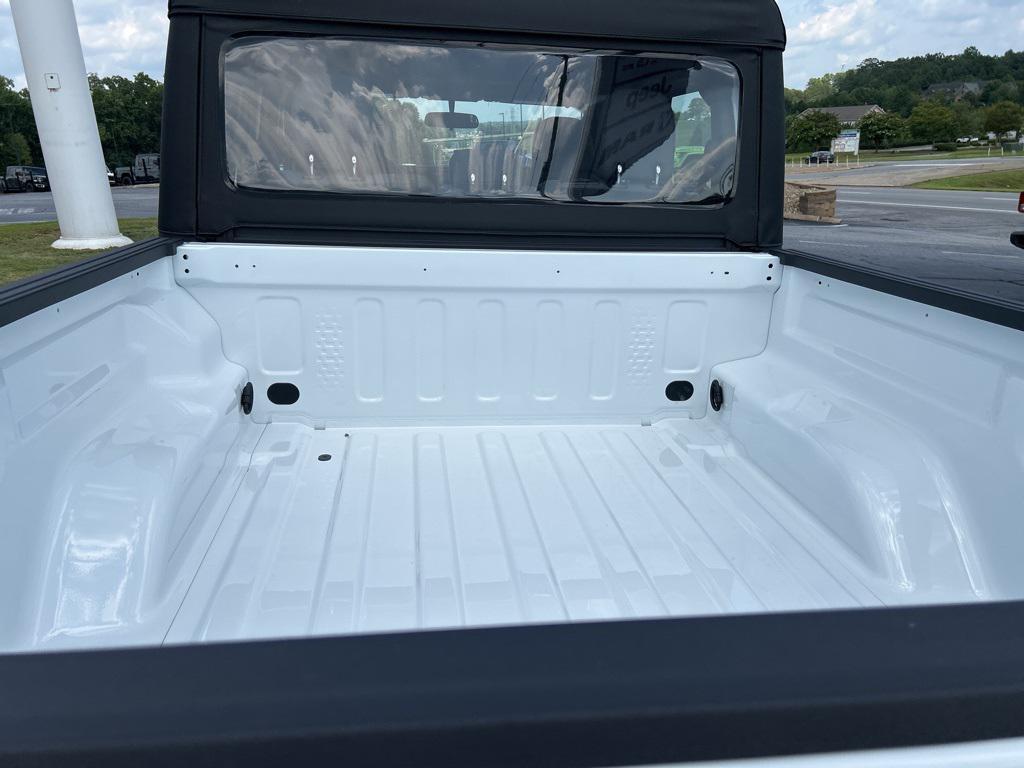 new 2025 Jeep Gladiator car, priced at $36,723