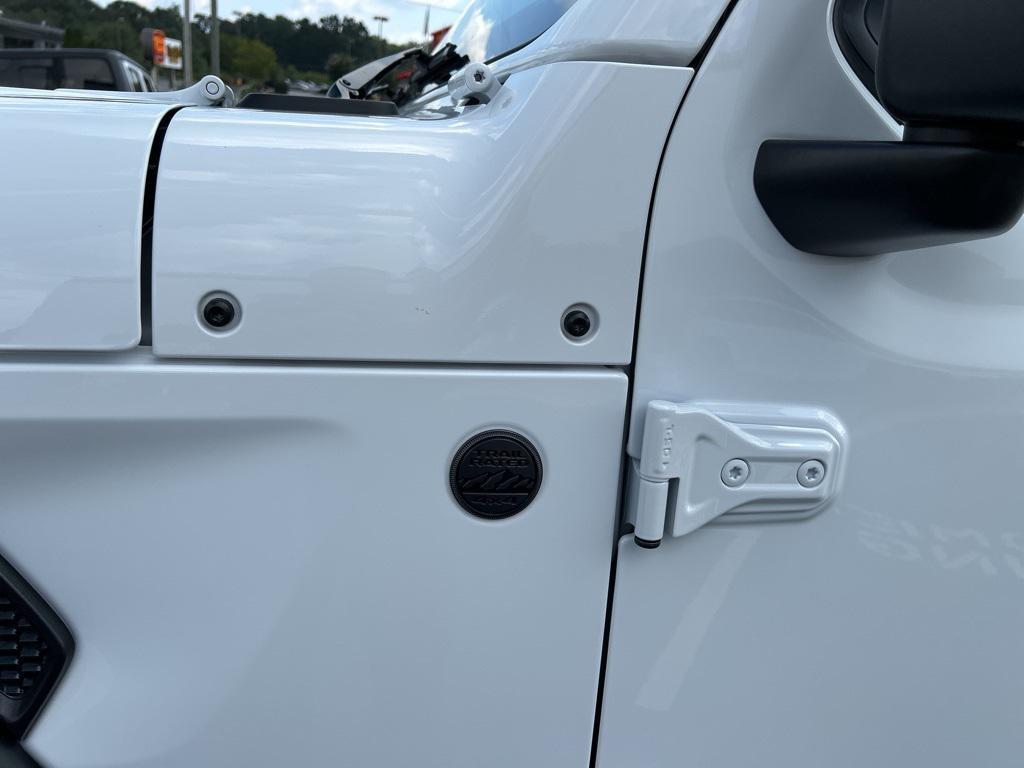 new 2025 Jeep Gladiator car, priced at $36,723