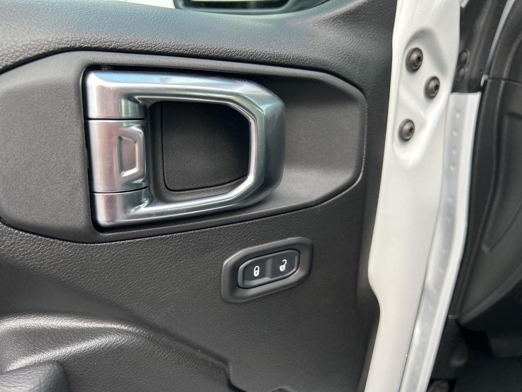 new 2025 Jeep Gladiator car, priced at $36,723