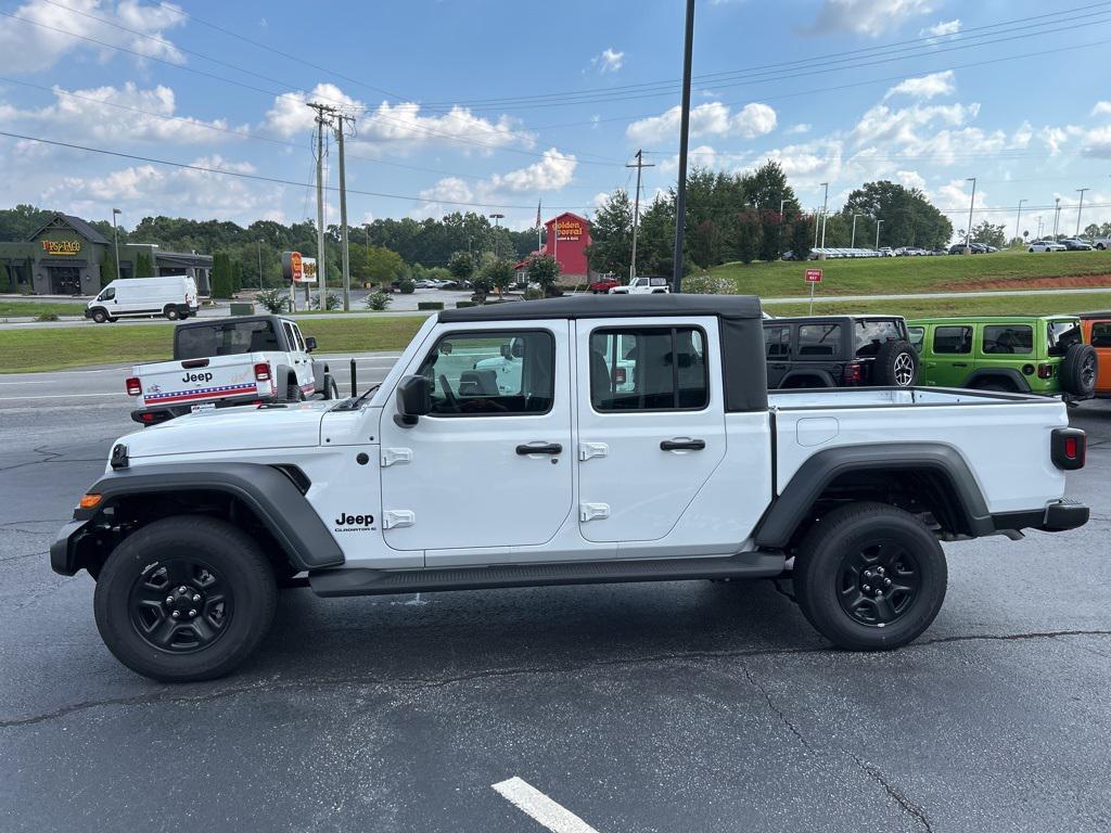 new 2025 Jeep Gladiator car, priced at $36,723