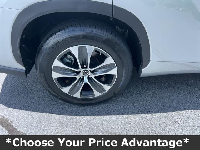 used 2023 Toyota Highlander car, priced at $41,400