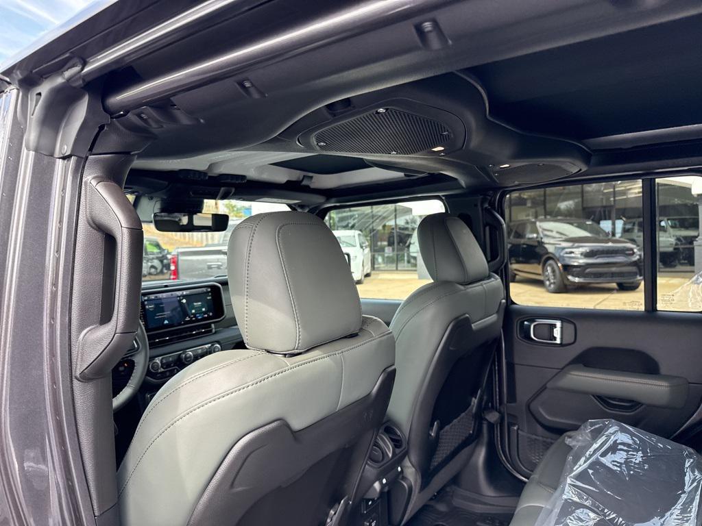 new 2025 Jeep Gladiator car, priced at $55,868