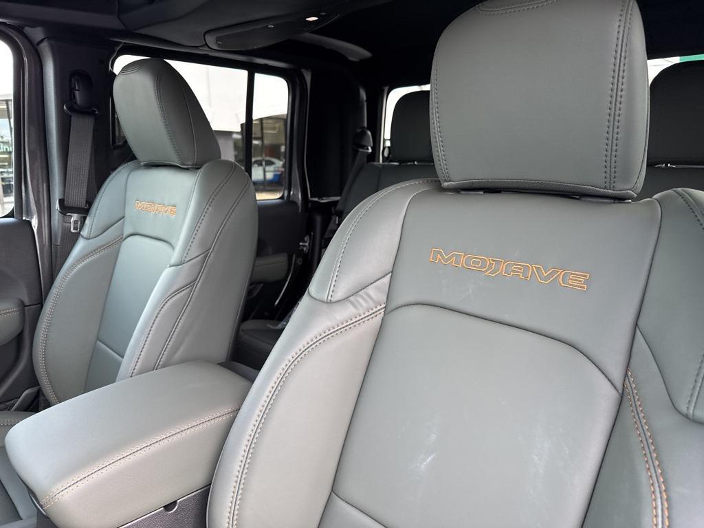 new 2025 Jeep Gladiator car, priced at $55,868