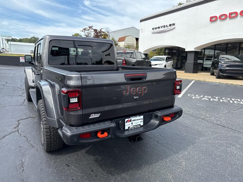 new 2025 Jeep Gladiator car, priced at $55,868