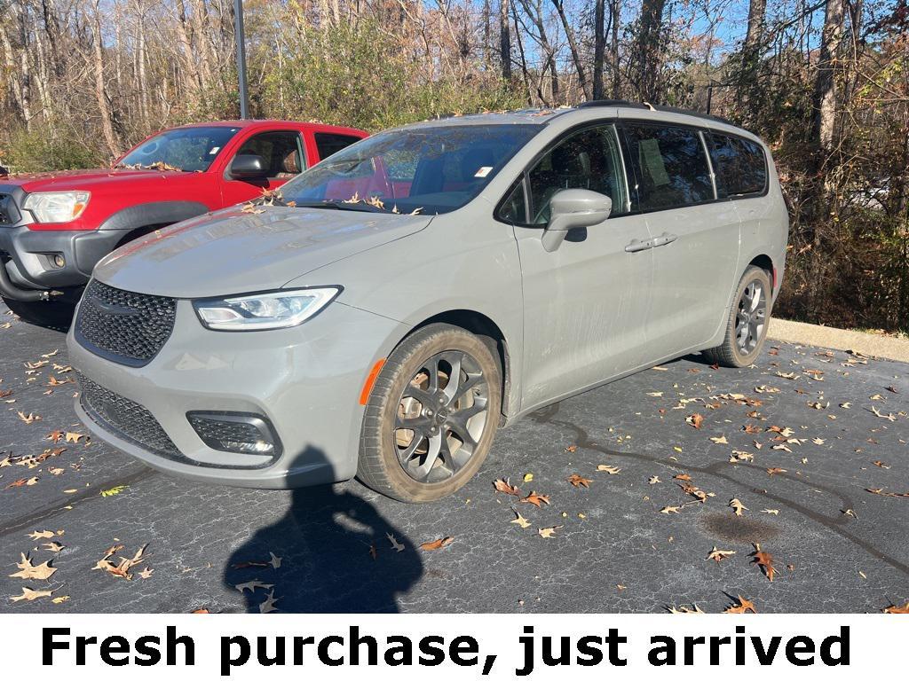used 2022 Chrysler Pacifica car, priced at $28,990