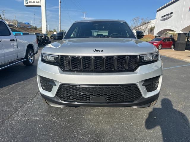 new 2025 Jeep Grand Cherokee car, priced at $40,678