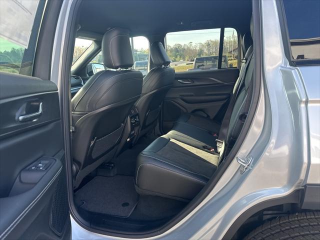 new 2025 Jeep Grand Cherokee car, priced at $40,678
