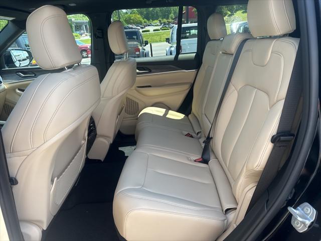 new 2025 Jeep Grand Cherokee car, priced at $45,633
