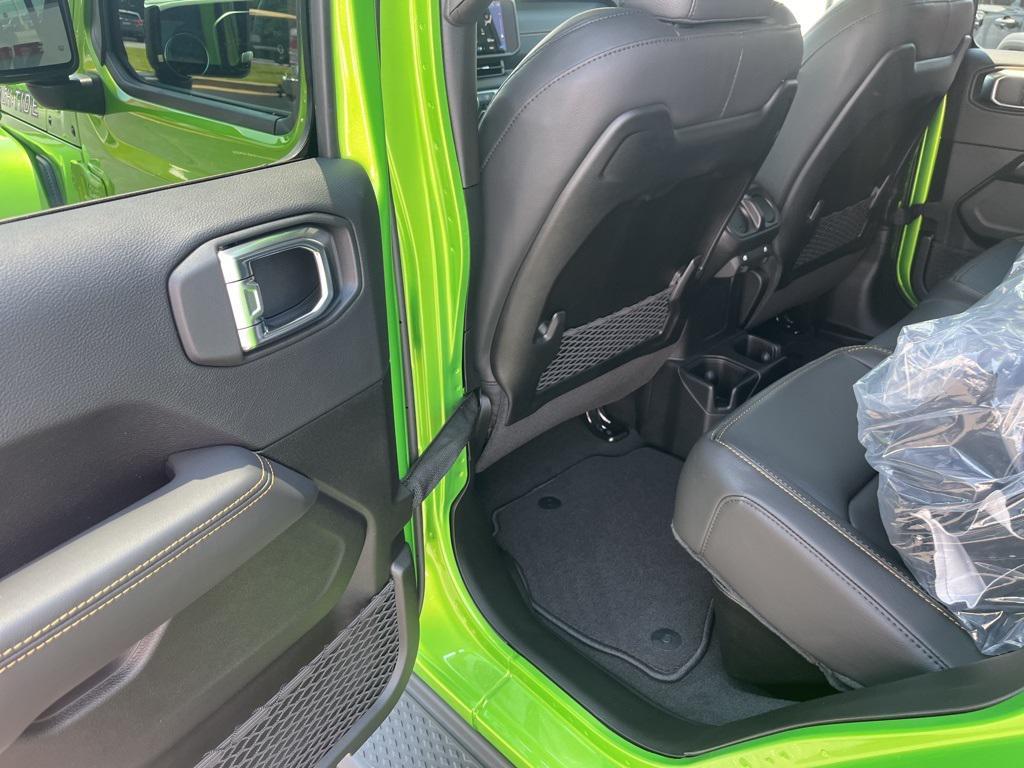 new 2025 Jeep Gladiator car, priced at $47,842