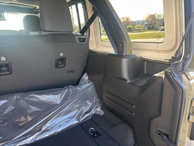 new 2025 Jeep Wrangler car, priced at $47,853