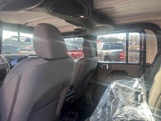 new 2025 Jeep Gladiator car, priced at $39,580