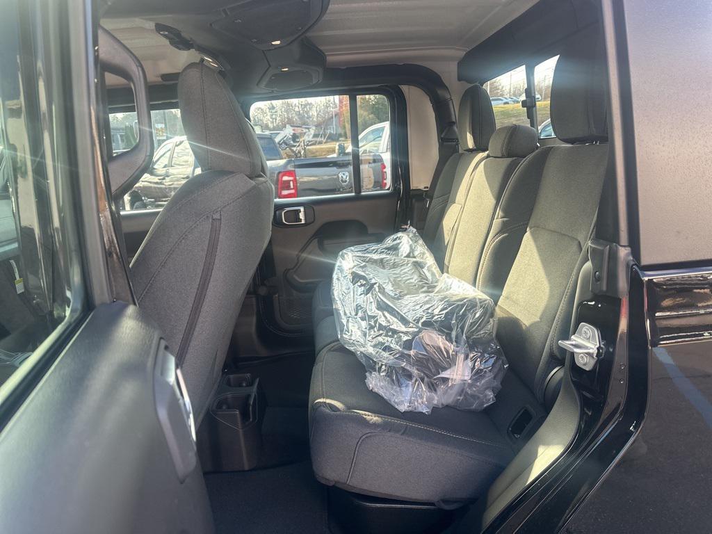 new 2025 Jeep Gladiator car, priced at $42,822