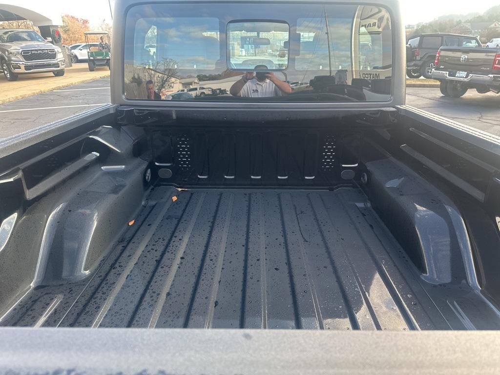 new 2025 Jeep Gladiator car, priced at $42,822