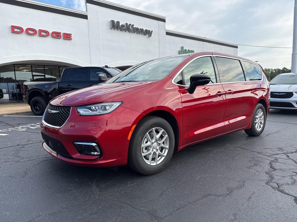 new 2026 Chrysler Pacifica car, priced at $45,370