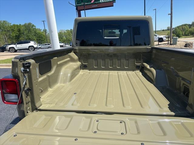 new 2025 Jeep Gladiator car, priced at $40,821