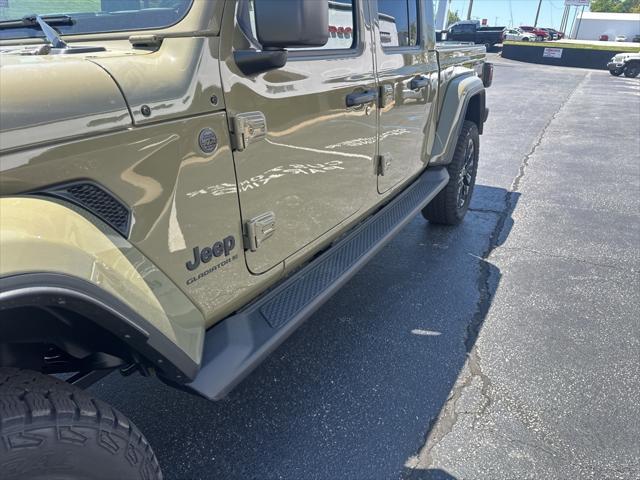 new 2025 Jeep Gladiator car, priced at $40,821