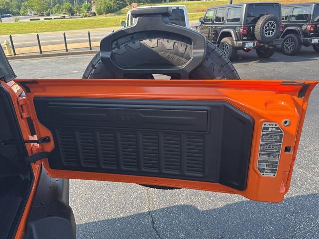 new 2025 Jeep Wrangler car, priced at $40,180