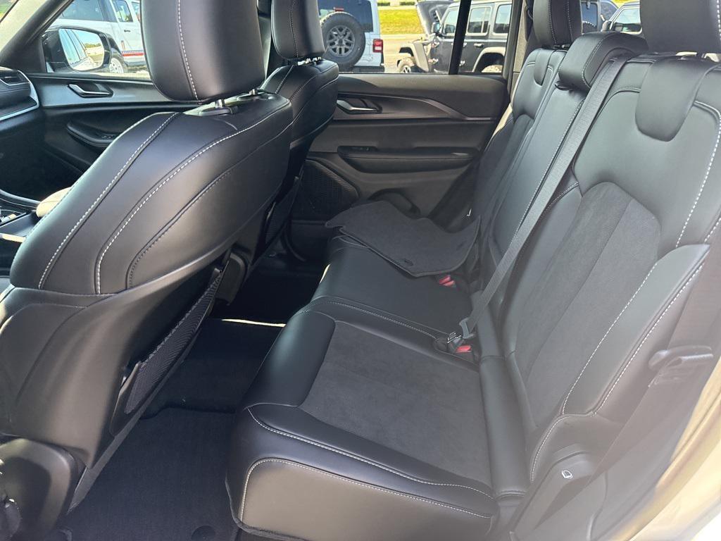 new 2025 Jeep Grand Cherokee car, priced at $39,712