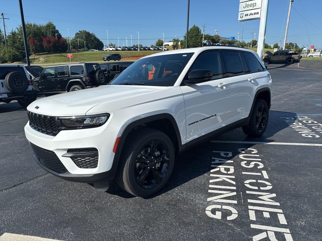 new 2025 Jeep Grand Cherokee car, priced at $39,712
