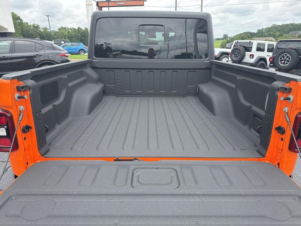new 2025 Jeep Gladiator car, priced at $49,202