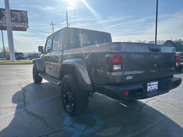 new 2025 Jeep Gladiator car, priced at $40,992