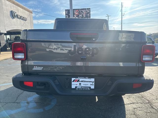 new 2025 Jeep Gladiator car, priced at $40,992