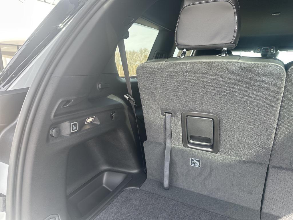 new 2025 Jeep Grand Cherokee L car, priced at $45,082