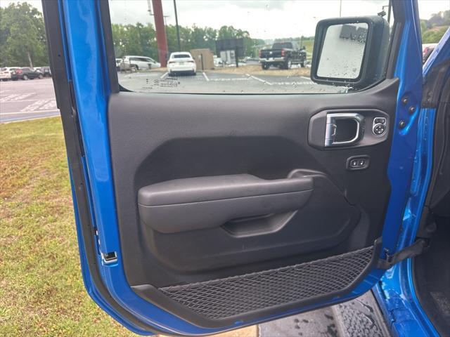 new 2025 Jeep Gladiator car, priced at $42,667