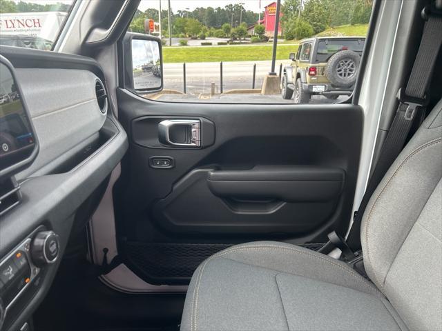 new 2025 Jeep Wrangler car, priced at $39,285