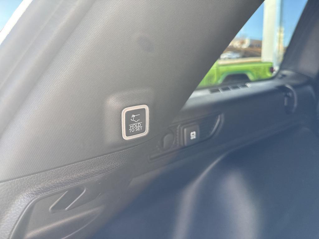 new 2025 Jeep Grand Cherokee car, priced at $42,833