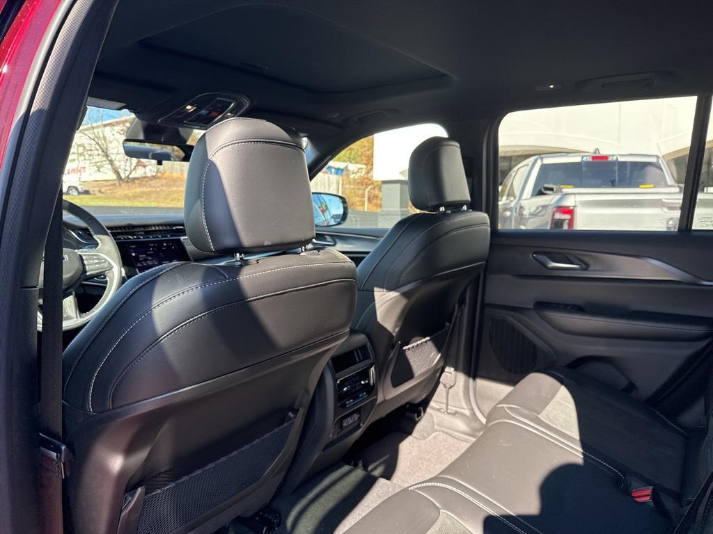 new 2025 Jeep Grand Cherokee car, priced at $42,833