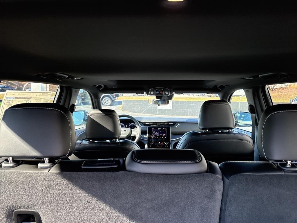 new 2025 Jeep Grand Cherokee car, priced at $42,833